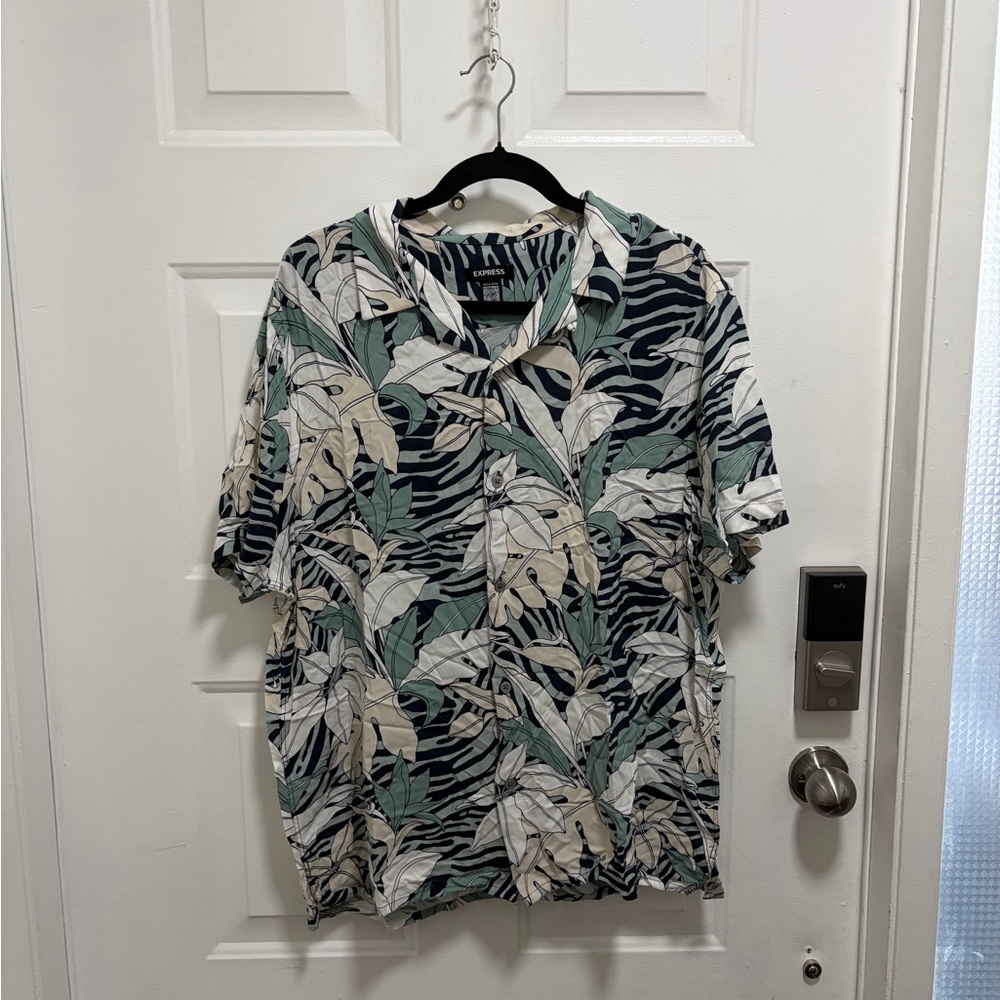 Express Men's Green and Black Leaf Print Shirt